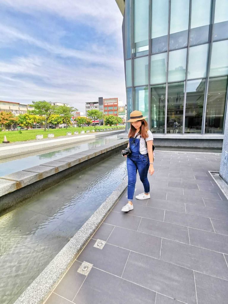 地景澤行館三樓藝術水屏幕與戶外走道
