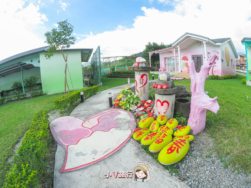 台東婚紗拍攝景點-幸福旅行舍彩繪小木屋花園