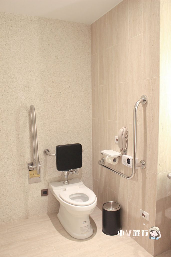 The-GAYA-Hotel-無障礙客房馬桶與安全扶手