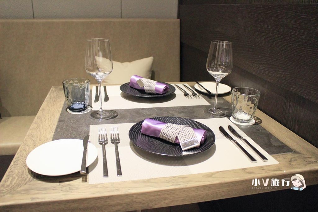 The-GAYA-Hotel-U-RA-Cuisine-Fine-Dining餐桌佈置