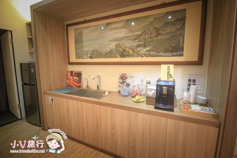 旅人驛站中正藏書館茶水間,提供免費研磨咖啡機